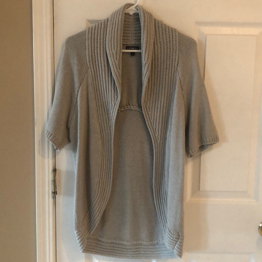 Express Size: M Grey Short Sleeved Cardigan